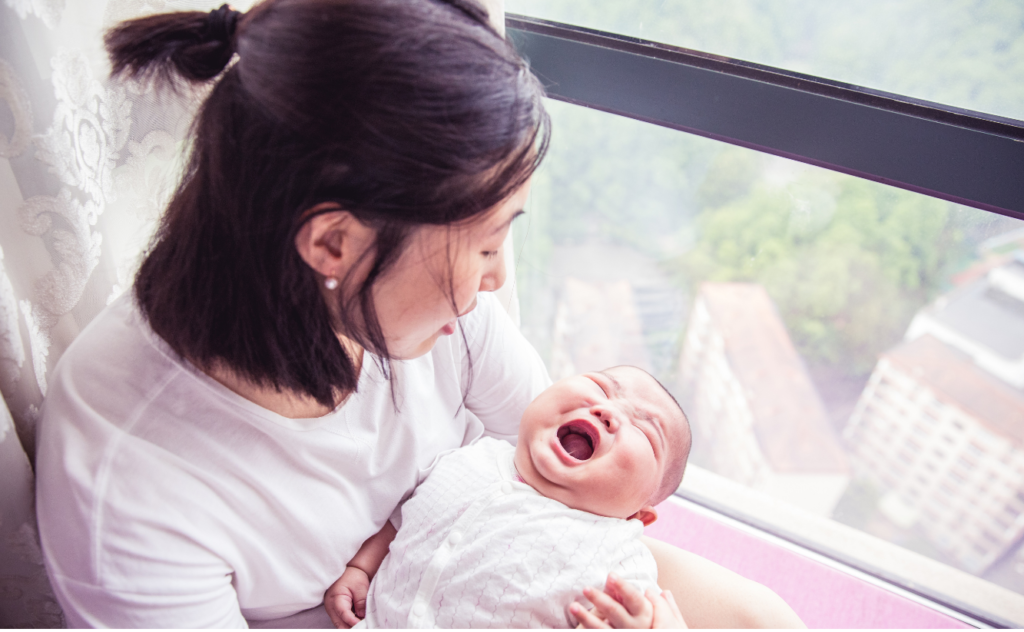 Comprendre et apaiser les pleurs de décharge chez les bébés