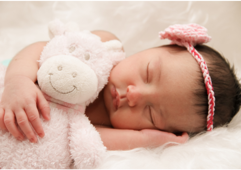 A-quel-age-bebe-peut-il-dormir-avec-une-couverture-Conseils-et-alternatives-securitaires