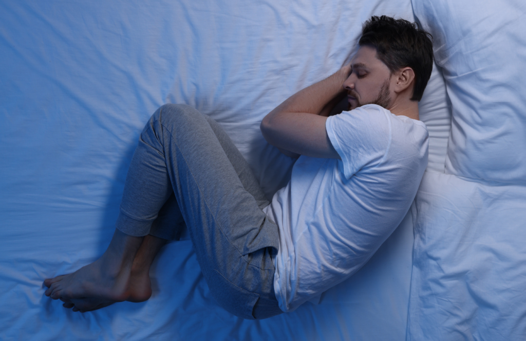 Découvrez les secrets de la position fœtale pour un sommeil réparateur